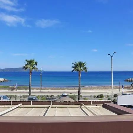 Appartement Cavalaire Face A La Mer Exterior foto
